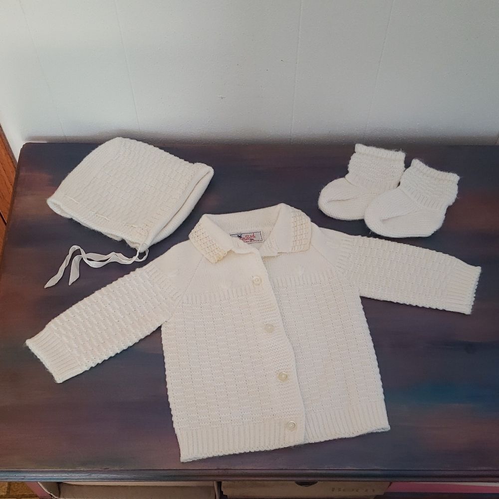 Vtg 1960 Blue Bird Knitwear Knit Baby Sweater Cap And Booties With Original Box